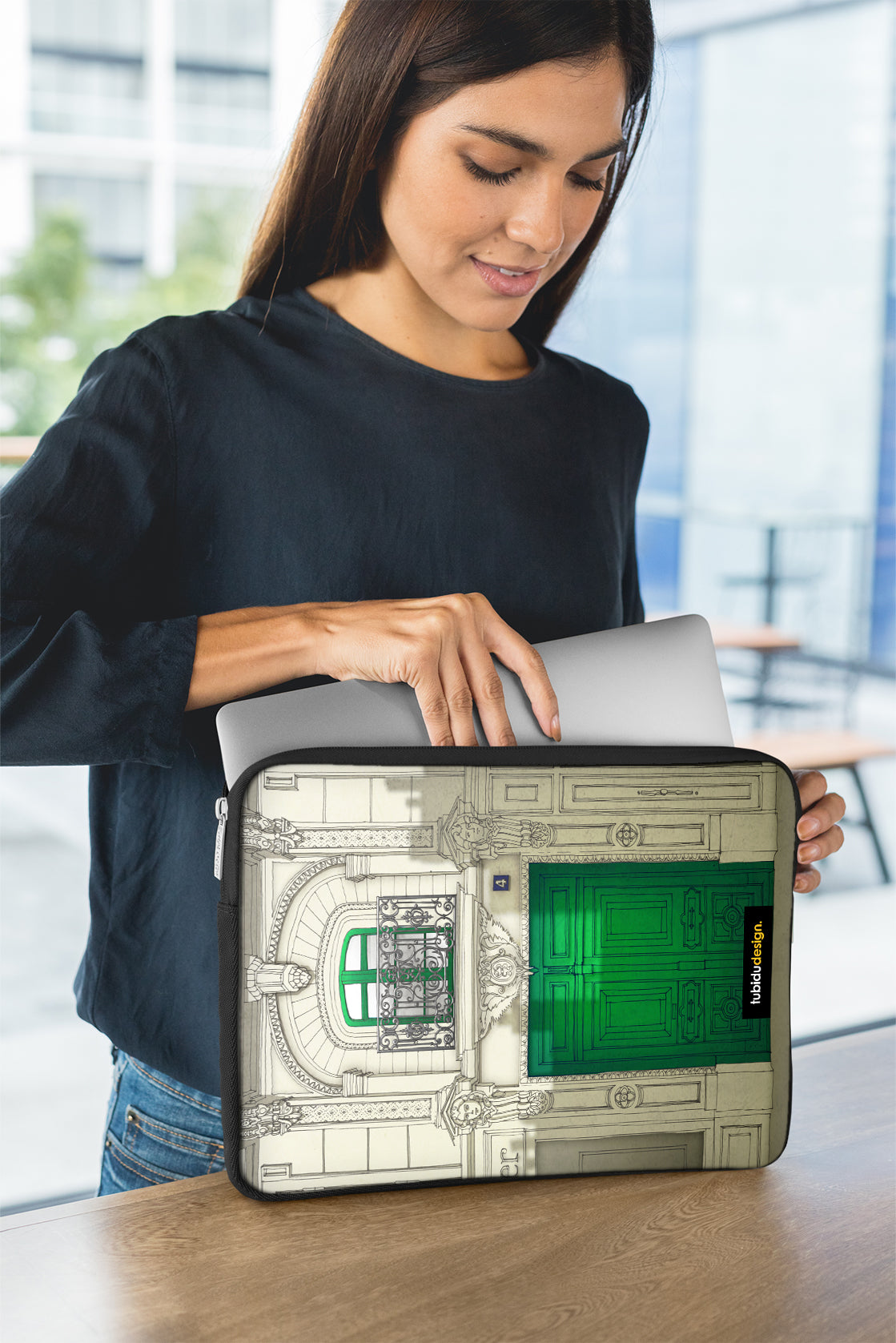Fight for the light (green) - Illustrated Laptop Sleeve