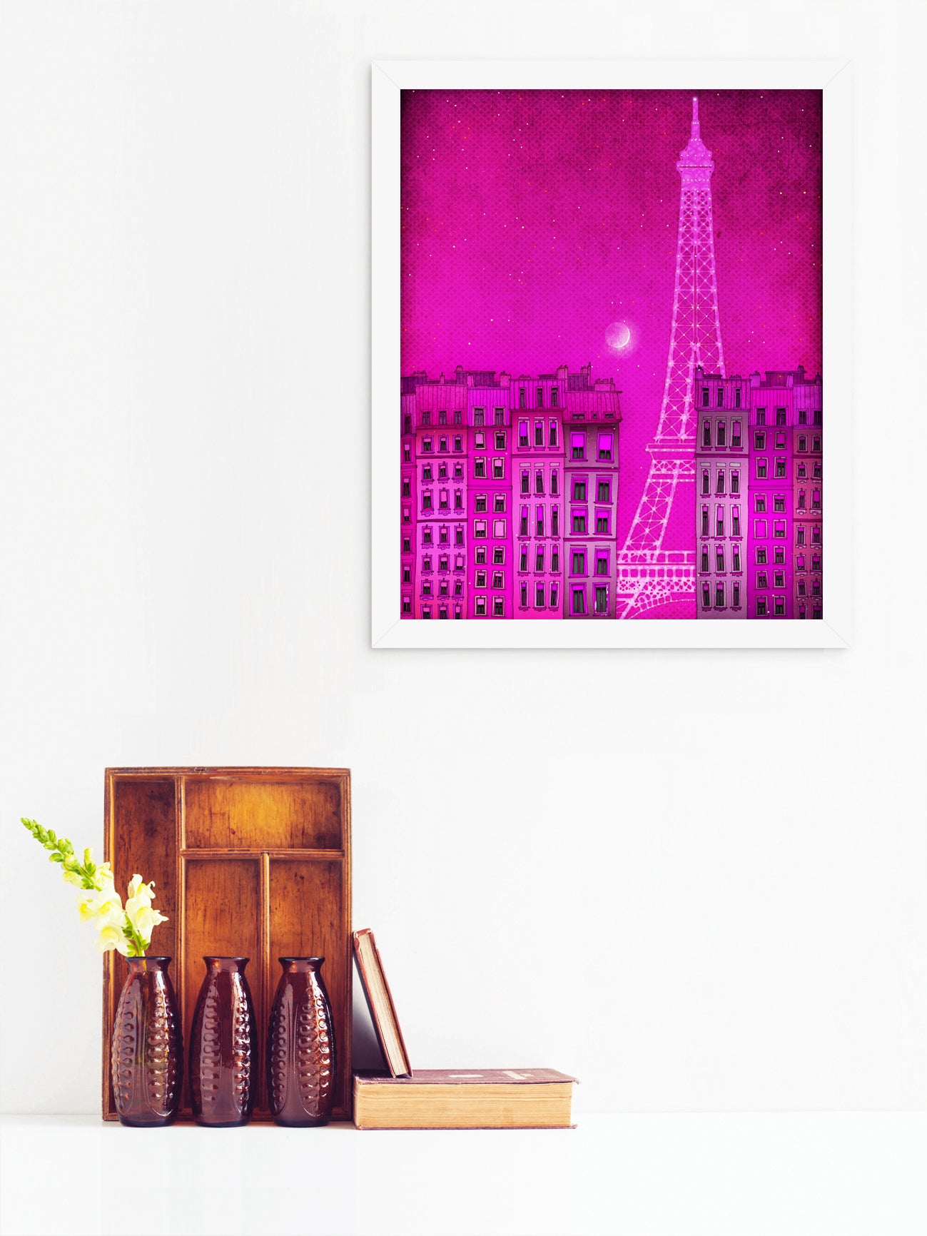 The lights of the Eiffel tower (pink) - Framed Art Print